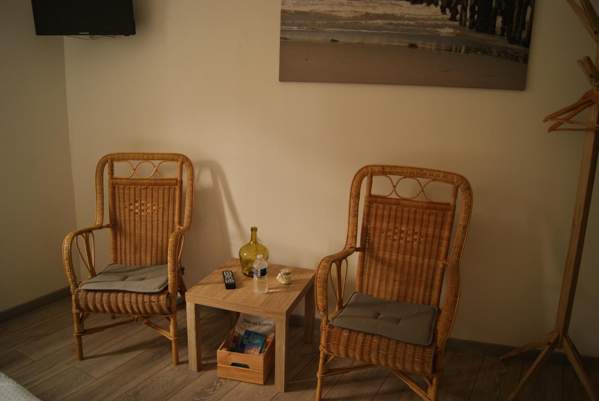 Bed and Breakfast La Longere De Suzanne Arrest Экстерьер фото